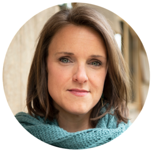 Desiree Rombouts coacht, traint en inspireert vanuit de principes van Een Cursus in Wonderen, vergeving, Het Talentenspel en ACT.